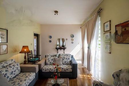 Casa à venda com 220m², 3 quartos e 4 vagas