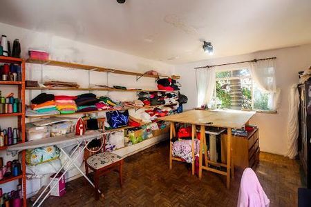 Casa à venda com 220m², 3 quartos e 4 vagas