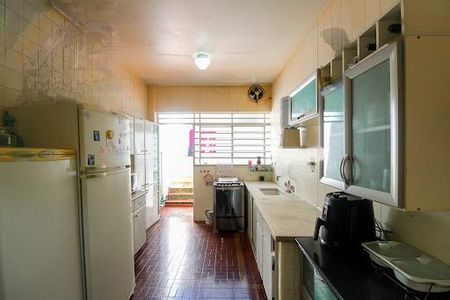 Casa à venda com 220m², 3 quartos e 4 vagas