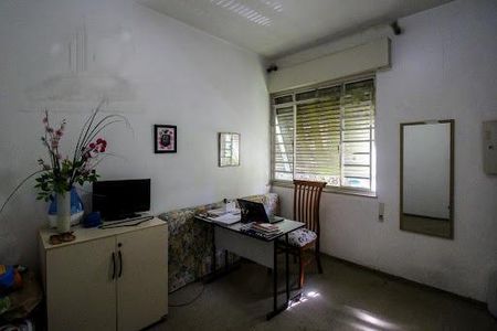 Casa à venda com 220m², 3 quartos e 4 vagas