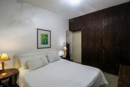 Casa à venda com 220m², 3 quartos e 4 vagas