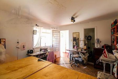 Casa à venda com 220m², 3 quartos e 4 vagas