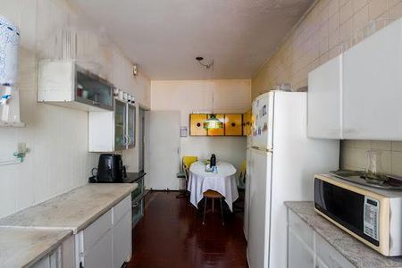 Casa à venda com 220m², 3 quartos e 4 vagas