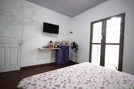 Casa à venda com 82m², 2 quartos e 1 vaga