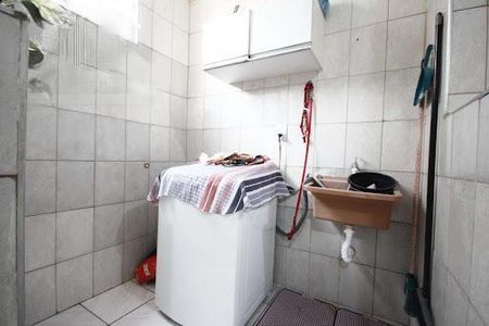 Casa à venda com 82m², 2 quartos e 1 vaga