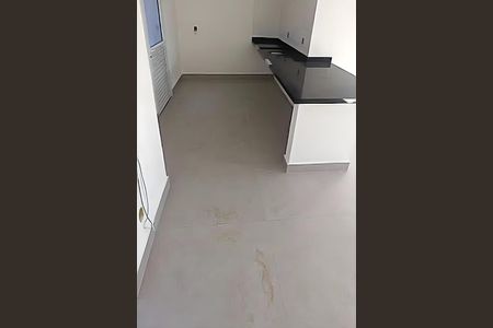 Casa à venda com 75m², 2 quartos e 1 vaga