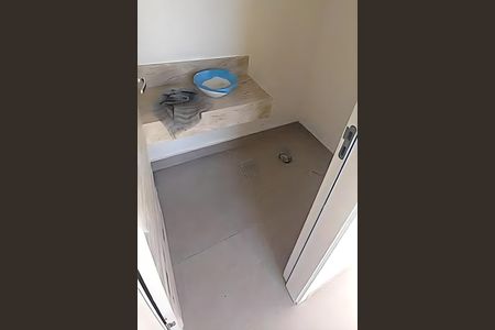 Casa à venda com 75m², 2 quartos e 1 vaga