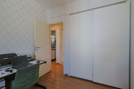 Apartamento à venda com 300m², 4 quartos e 3 vagas Apartamento à venda com 300m², 4 quartos e 3 vagasQuarto 1