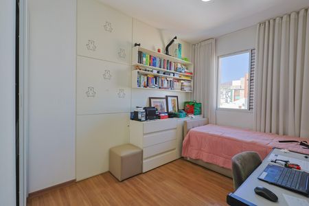 Apartamento à venda com 300m², 4 quartos e 3 vagas Apartamento à venda com 300m², 4 quartos e 3 vagasQuarto 1