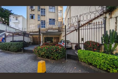 Apartamento à venda com 45m², 1 quarto e sem vaga Apartamento à venda com 45m², 1 quarto e sem vagaFachada e portaria