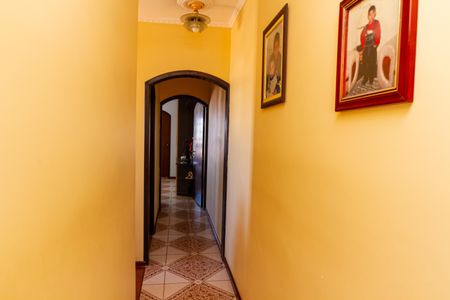 Casa à venda com 267m², 3 quartos e 6 vagas Casa à venda com 267m², 3 quartos e 6 vagasCorredor