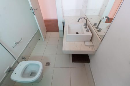 Apartamento à venda com 200m², 3 quartos e 2 vagas Apartamento à venda com 200m², 3 quartos e 2 vagasBanheiro