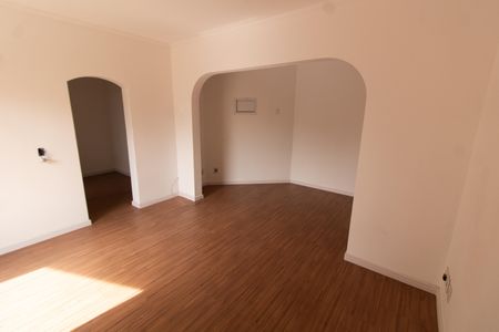 Apartamento à venda com 200m², 3 quartos e 2 vagas Apartamento à venda com 200m², 3 quartos e 2 vagasSuíte