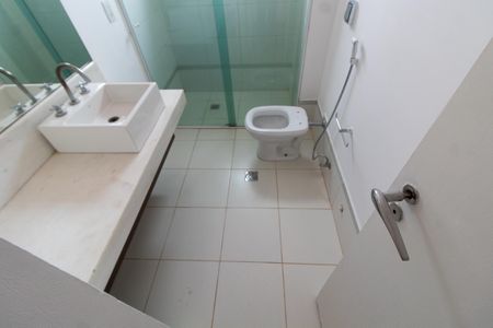 Apartamento à venda com 200m², 3 quartos e 2 vagas Apartamento à venda com 200m², 3 quartos e 2 vagasBanheiro