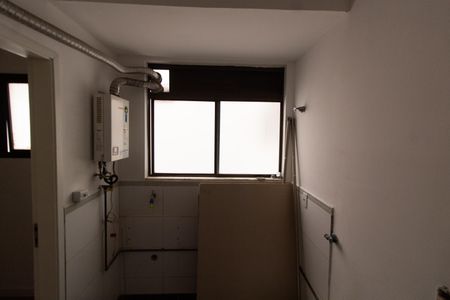 Apartamento à venda com 200m², 3 quartos e 2 vagas Apartamento à venda com 200m², 3 quartos e 2 vagasÁrea de Serviço