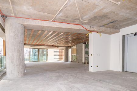 Apartamento à venda com 355m², 4 quartos e 4 vagas Apartamento à venda com 355m², 4 quartos e 4 vagasSala/Cozinha