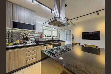 Casa à venda com 165m², 3 quartos e 2 vagas