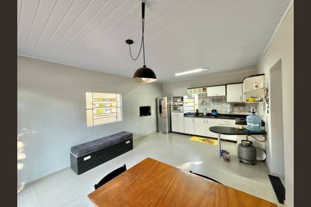 Casa à venda com 83m², 3 quartos e 1 vaga Casa à venda com 83m², 3 quartos e 1 vagaCozinha