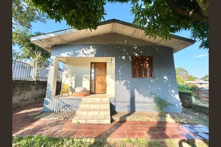Casa à venda com 83m², 3 quartos e 1 vaga Casa à venda com 83m², 3 quartos e 1 vagaFachada