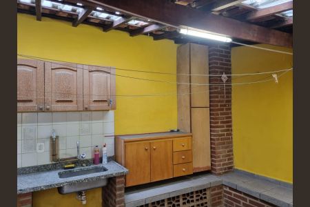 Casa à venda com 221m², 3 quartos e 2 vagas