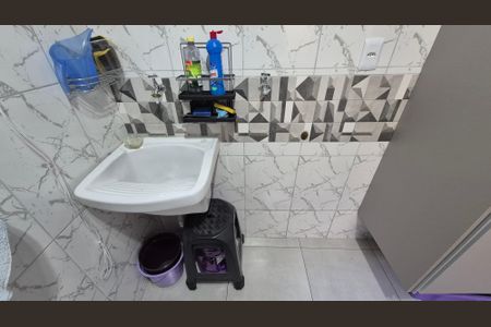 Casa à venda com 221m², 3 quartos e 2 vagas Casa à venda com 221m², 3 quartos e 2 vagasLavanderia