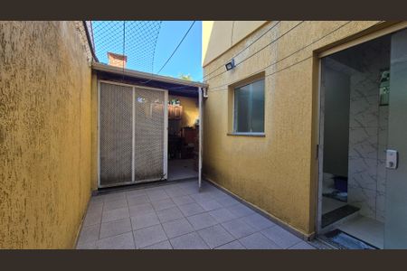 Casa à venda com 221m², 3 quartos e 2 vagas Casa à venda com 221m², 3 quartos e 2 vagasÁrea comum