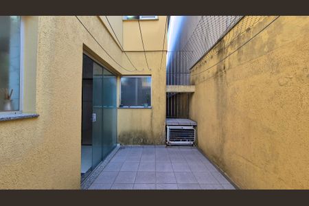 Casa à venda com 221m², 3 quartos e 2 vagas Casa à venda com 221m², 3 quartos e 2 vagasÁrea comum