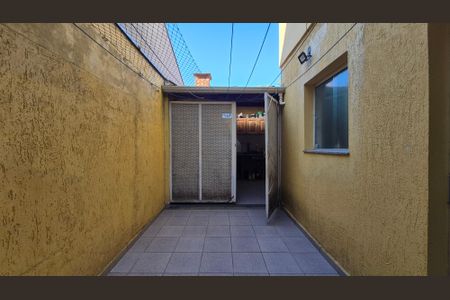 Casa à venda com 221m², 3 quartos e 2 vagas Casa à venda com 221m², 3 quartos e 2 vagasÁrea comum