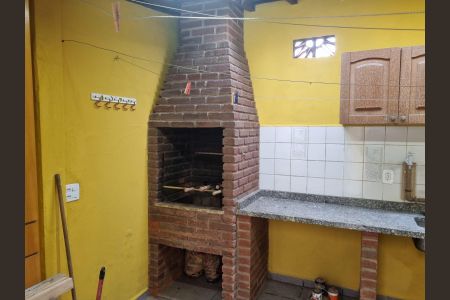 Casa à venda com 221m², 3 quartos e 2 vagas