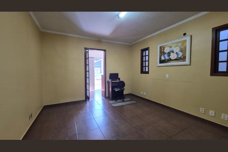 Casa à venda com 221m², 3 quartos e 2 vagas Casa à venda com 221m², 3 quartos e 2 vagasSuite