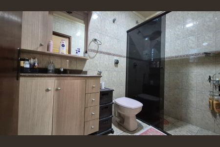 Casa à venda com 221m², 3 quartos e 2 vagas Casa à venda com 221m², 3 quartos e 2 vagasBanheiro/Suite