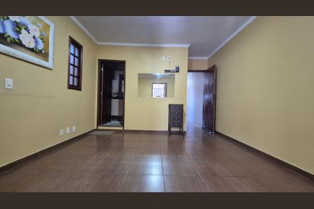 Casa à venda com 221m², 3 quartos e 2 vagas Casa à venda com 221m², 3 quartos e 2 vagasSuite