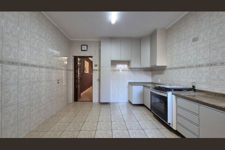 Casa à venda com 221m², 3 quartos e 2 vagas Casa à venda com 221m², 3 quartos e 2 vagasCozinha