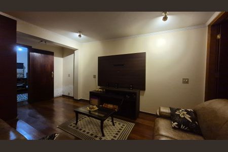 Casa à venda com 221m², 3 quartos e 2 vagas Casa à venda com 221m², 3 quartos e 2 vagasEdicula