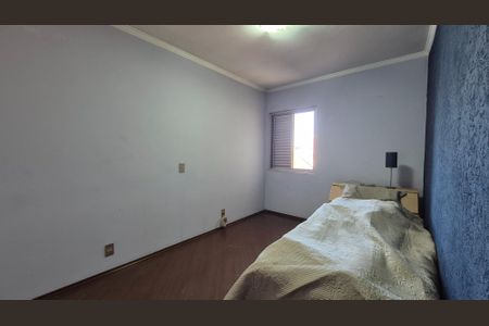 Casa à venda com 221m², 3 quartos e 2 vagas Casa à venda com 221m², 3 quartos e 2 vagasQuarto