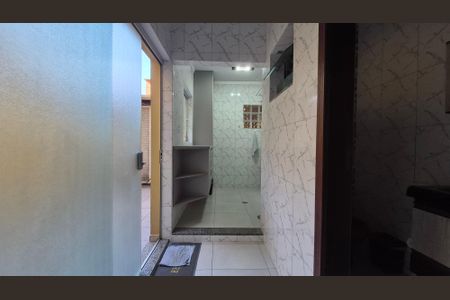 Casa à venda com 221m², 3 quartos e 2 vagas Casa à venda com 221m², 3 quartos e 2 vagasCozinha