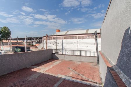 Casa à venda com 134m², 4 quartos e 2 vagas Casa à venda com 134m², 4 quartos e 2 vagasTerraço