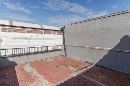 Casa à venda com 134m², 4 quartos e 2 vagas Casa à venda com 134m², 4 quartos e 2 vagasTerraço