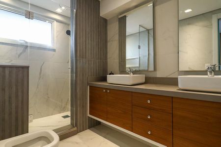 Apartamento à venda com 129m², 3 quartos e 2 vagasBanheiro da Suíte