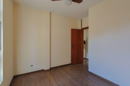 Apartamento à venda com 140m², 3 quartos e 2 vagasQuarto 2