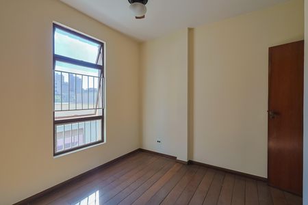 Apartamento à venda com 140m², 3 quartos e 2 vagasQuarto 2