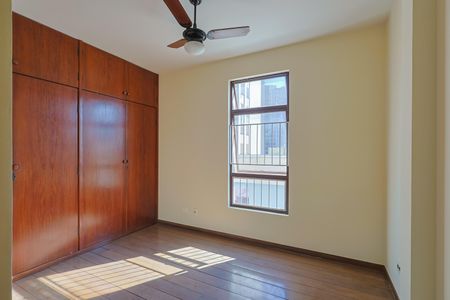 Apartamento à venda com 140m², 3 quartos e 2 vagasQuarto 2
