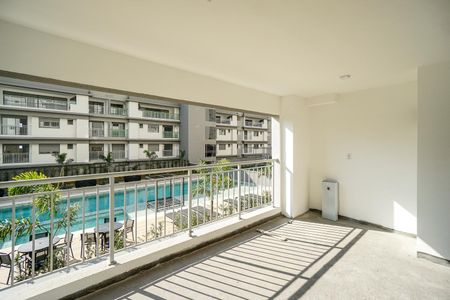 Apartamento à venda com 99m², 3 quartos e 2 vagas Apartamento à venda com 99m², 3 quartos e 2 vagasVaranda