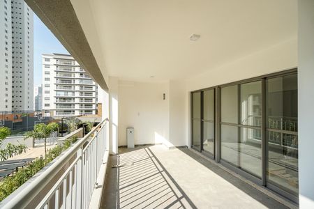 Apartamento à venda com 99m², 3 quartos e 2 vagas Apartamento à venda com 99m², 3 quartos e 2 vagasVaranda