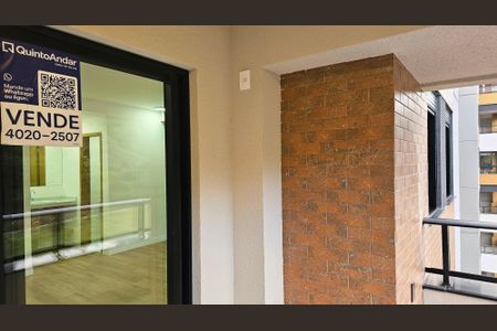 Apartamento à venda com 112m², 2 quartos e 2 vagas Apartamento à venda com 112m², 2 quartos e 2 vagasPlaquinha