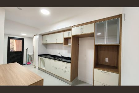 Apartamento à venda com 112m², 2 quartos e 2 vagas Apartamento à venda com 112m², 2 quartos e 2 vagasCozinha e Área de Serviço