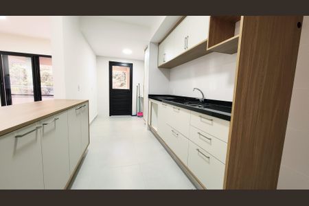 Apartamento à venda com 112m², 2 quartos e 2 vagas Apartamento à venda com 112m², 2 quartos e 2 vagasCozinha e Área de Serviço