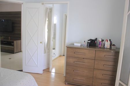 Casa à venda com 306m², 5 quartos e 3 vagasSuíte 2