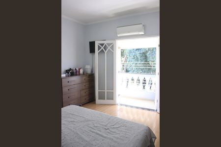 Casa à venda com 306m², 5 quartos e 3 vagasSuíte 2