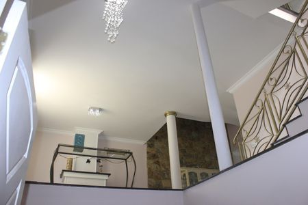 Casa à venda com 306m², 5 quartos e 3 vagasRall de entrada do imóvel